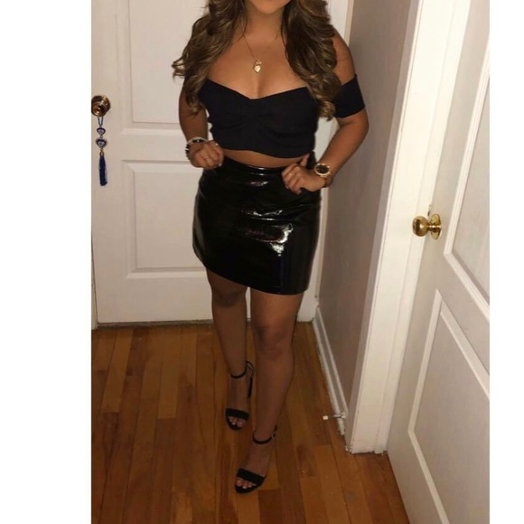 Ribbed Off the Shoulder Cropped Tops 3 for 1✨ - Picture 3 of 6